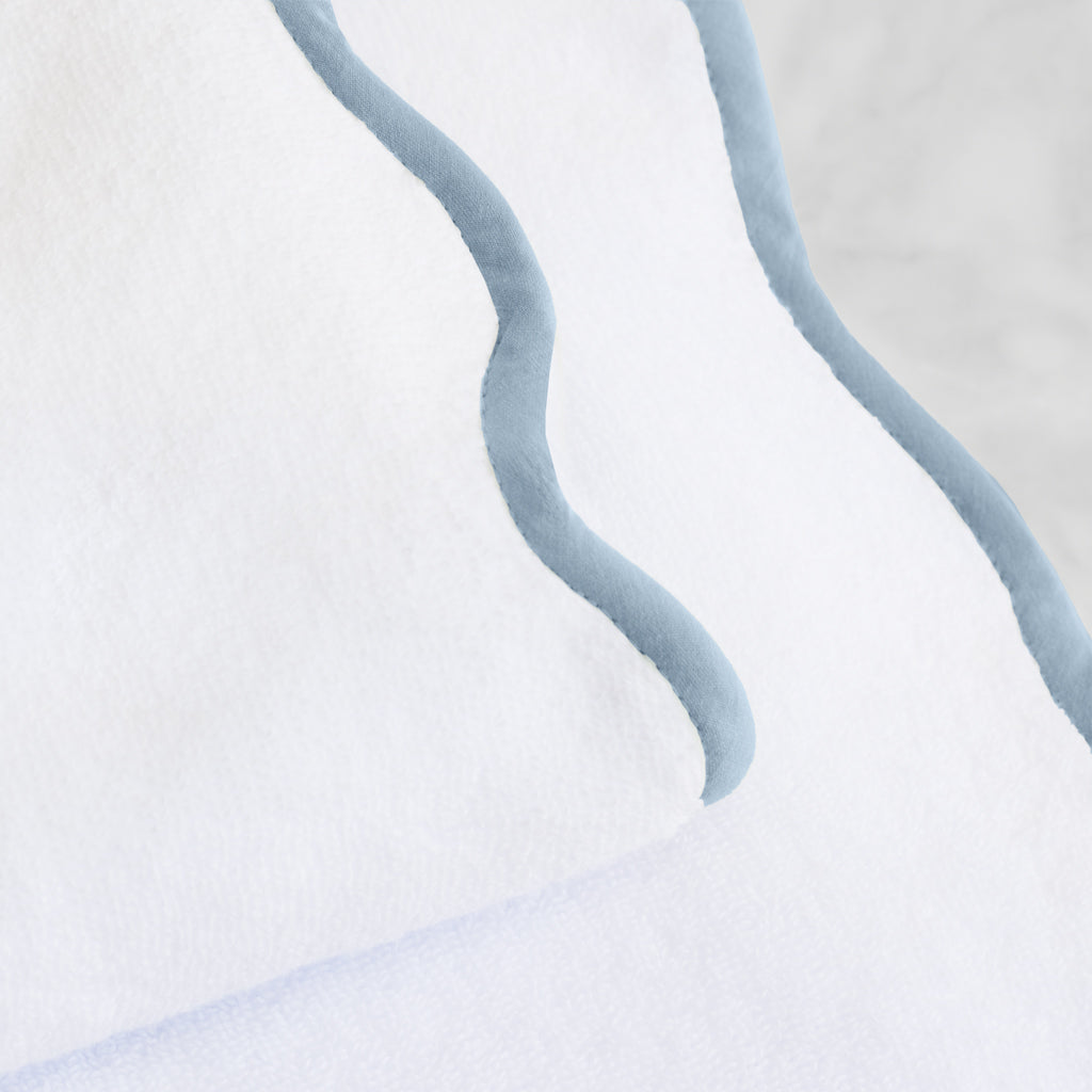 Blue Scalloped Plush White Bath Sheet