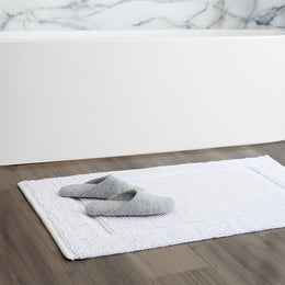 The White Ribbed Bath Mat