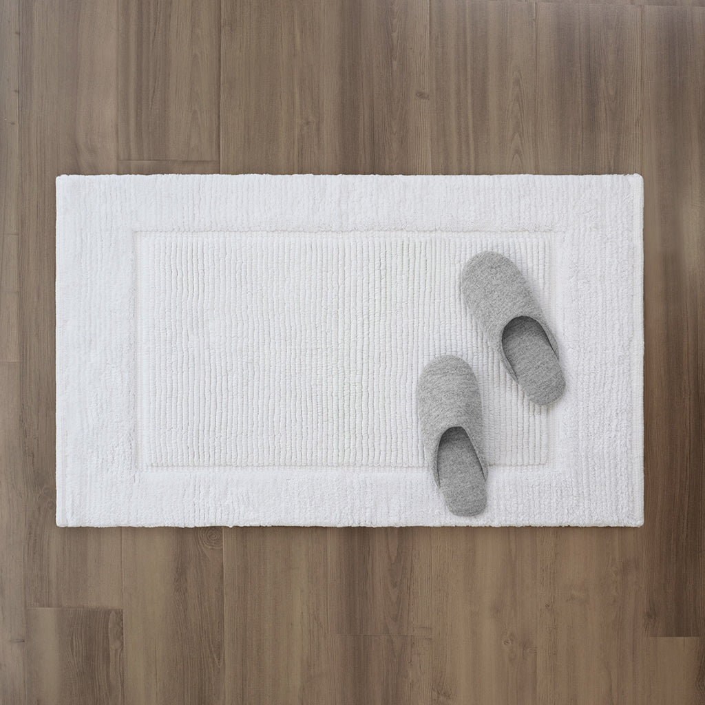 The White Ribbed Bath Mat