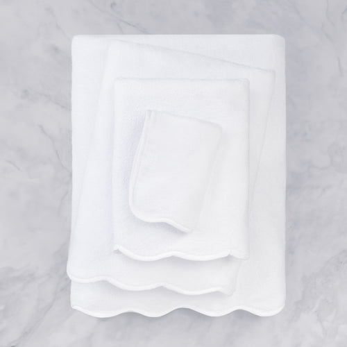 White Scalloped Plush White Towel Essentials Bundle (2 Wash + 2 Hand + 2 Bath Towels)