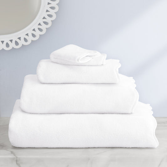 White Scalloped Plush White Towel Spa Bundle (2 Wash + 2 Hand + 4 Bath Towels)