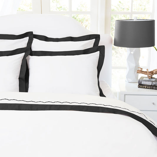 Black Linden Border Duvet Cover